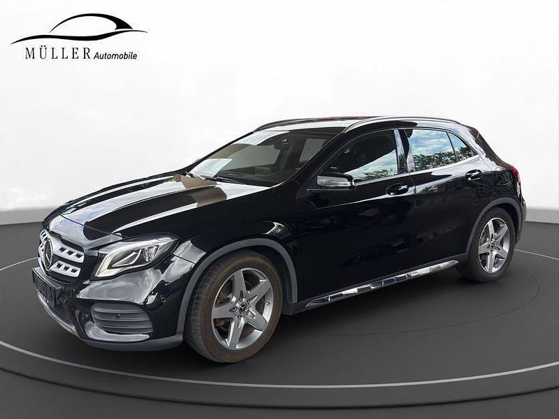 Schwarz Gebraucht 2019 Mercedes GLA220 AMG line SUV | 27.990 € (Guter Preis) - Bild 1/4