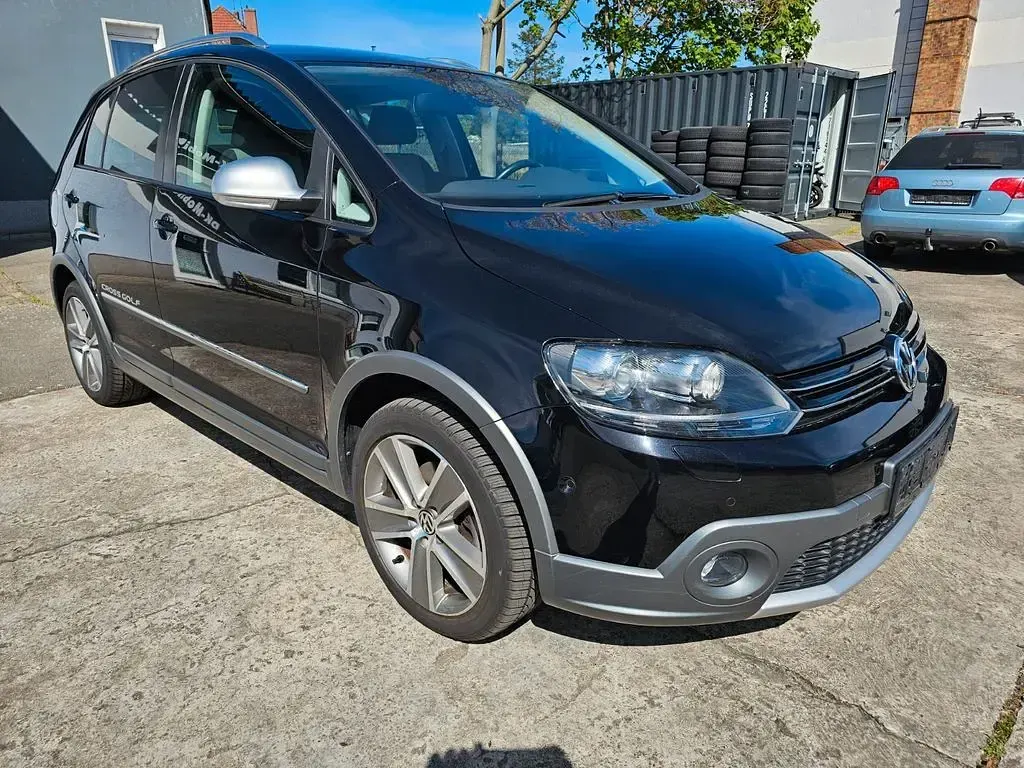 Second-hand VW Golf Plus Cross 140 CP (102 kW) 2012 Negru Monovolum