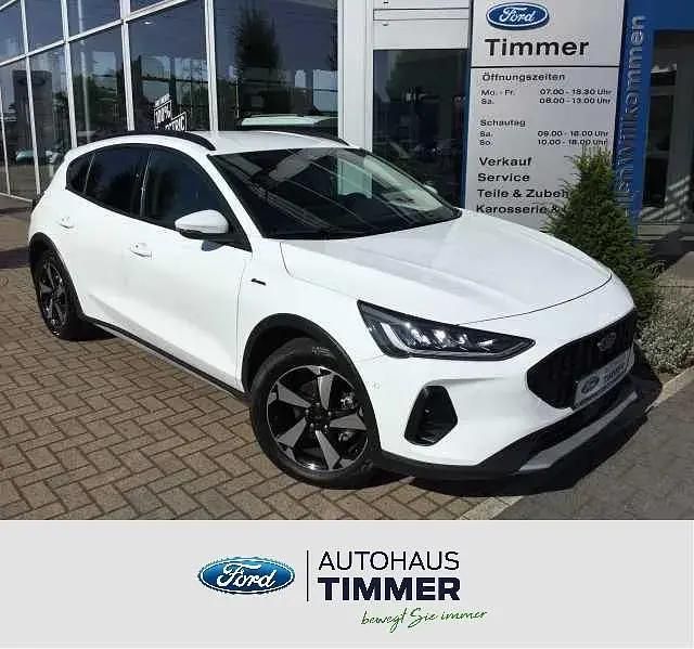Frost weiß Gebraucht 2024 Ford Focus Active Limousine | 21.470 € (Superpreis) - Bild 1/4