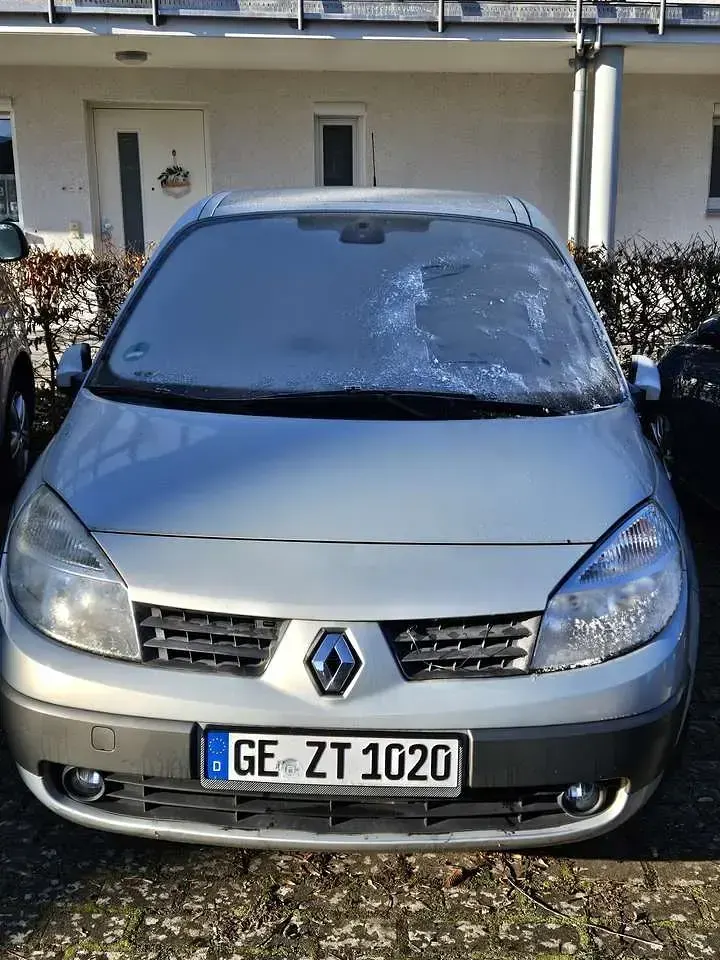 Gebraucht Renault Scénic II 135 PS (99 kW) 2004 Grau Van / Kleinbus