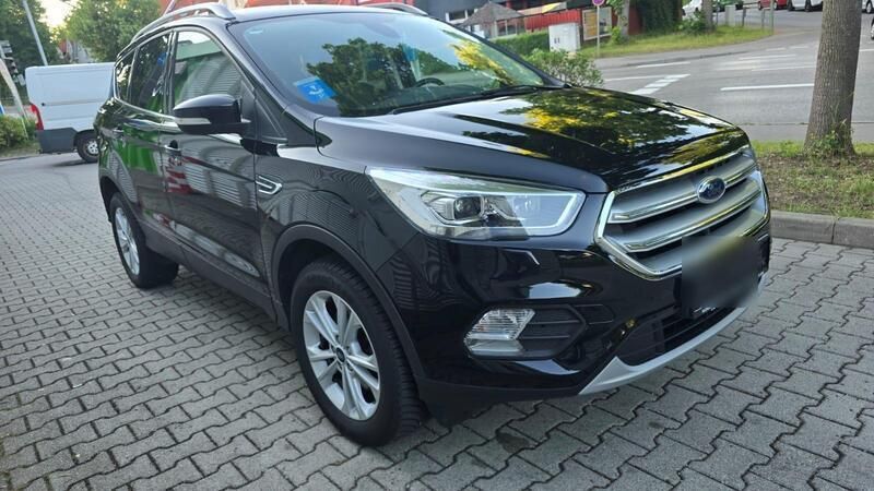 Schwarz Gebraucht 2019 Ford Kuga SUV | 19.990 € (Fairer Preis) - Bild 1/4