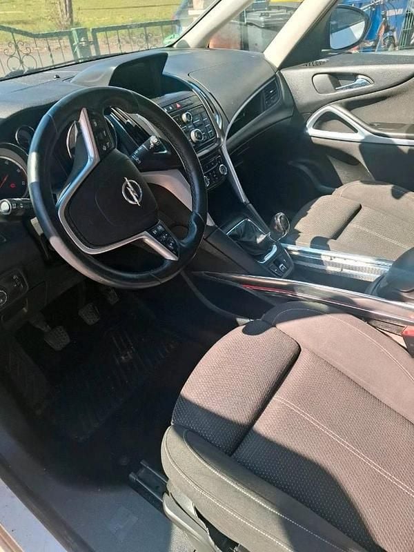 Gebraucht Opel Zafira Tourer OPC 131 PS (96 kW) 2013 Weiß Van / Kleinbus
