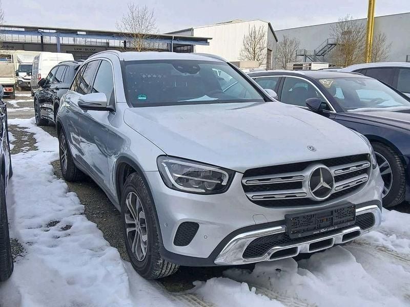 Gebraucht Mercedes GLC220 194 PS (142 kW) 2021 Silber SUV