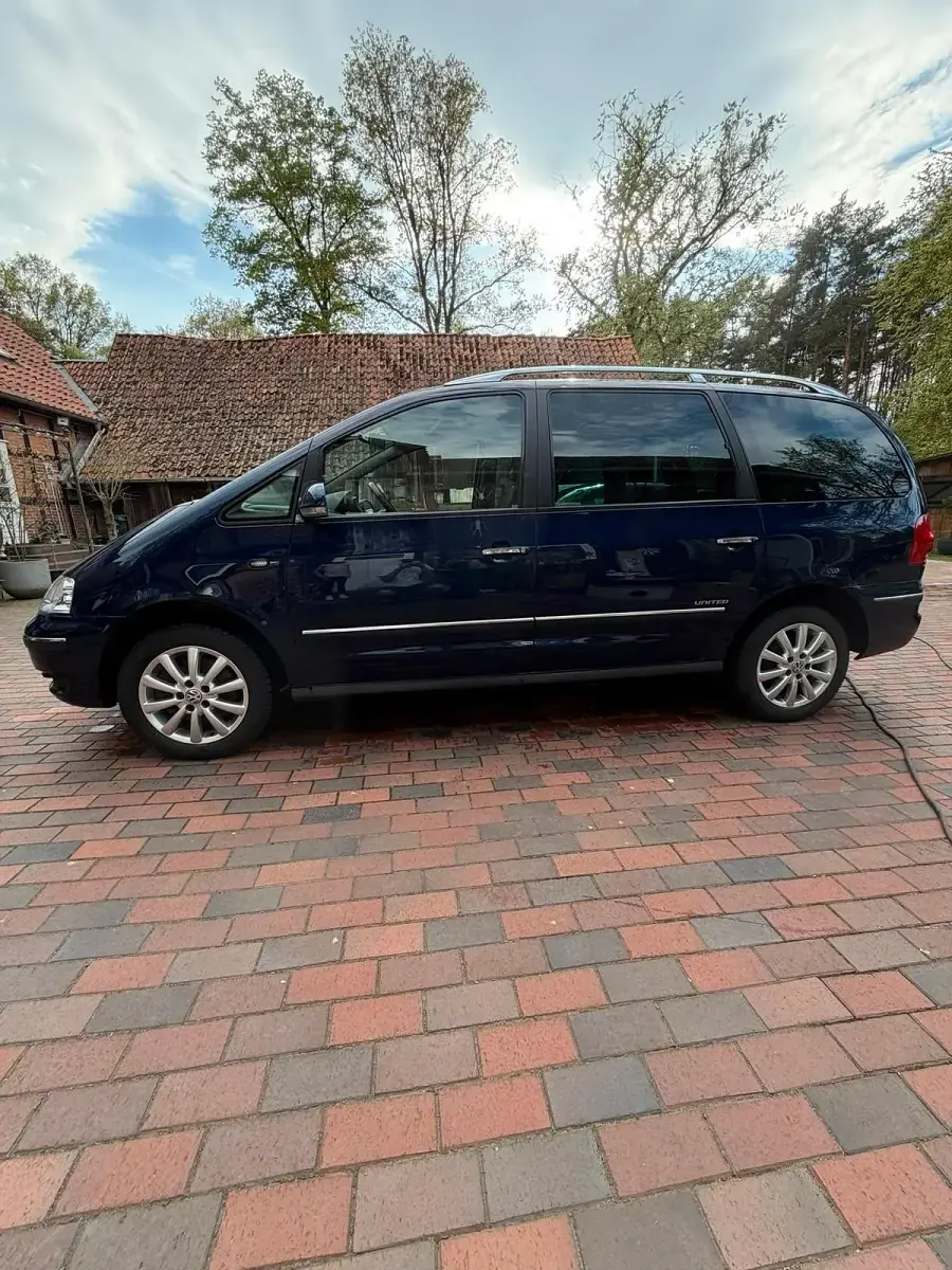 Gebraucht VW Sharan United 140 PS (102 kW) 2009 Blau Van / Kleinbus