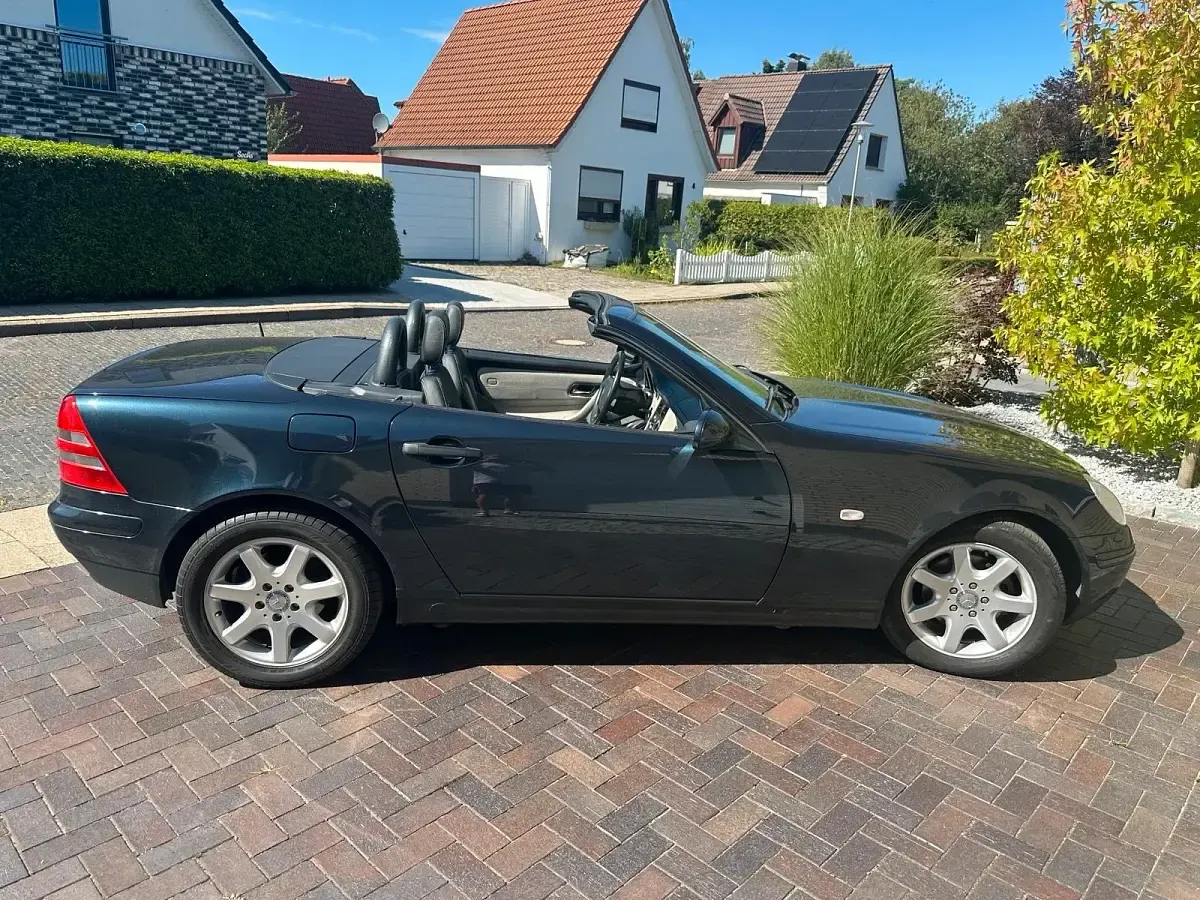 Gebraucht Mercedes SLK230 193 PS (141 kW) 1998 Blau Cabrio