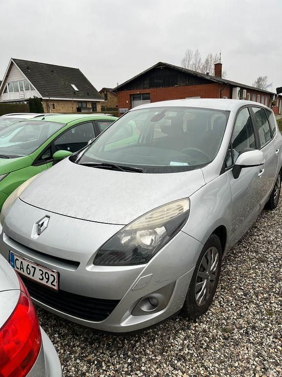 Grau Gebraucht 2011 Renault Scénic Expression Van / Kleinbus | 2.000 € (Superpreis) - Bild 1/4