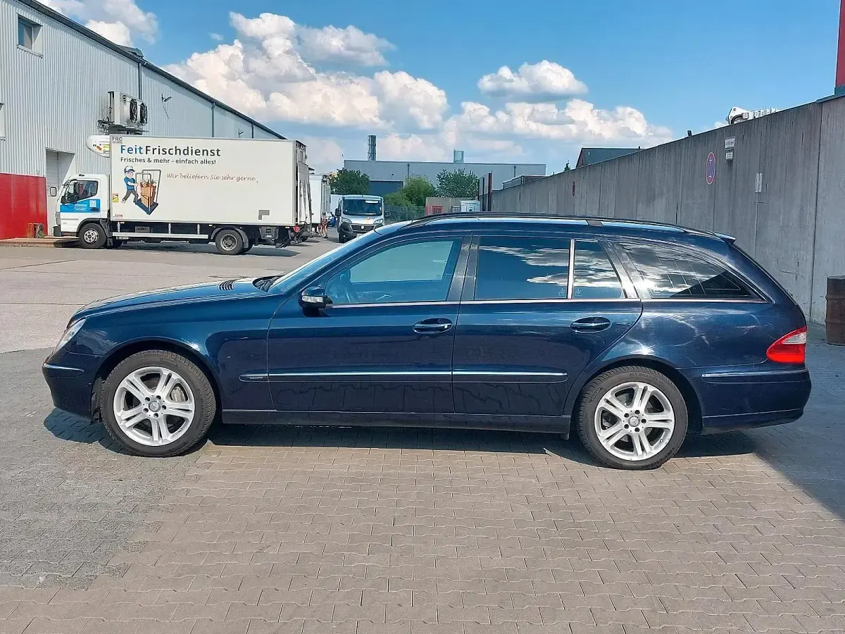 Gebraucht Mercedes E320 224 PS (164 kW) 2004 Blau Kombi