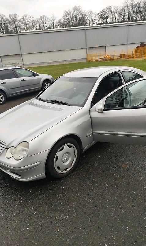 Gebraucht Mercedes C180 2003 Silber Coupé