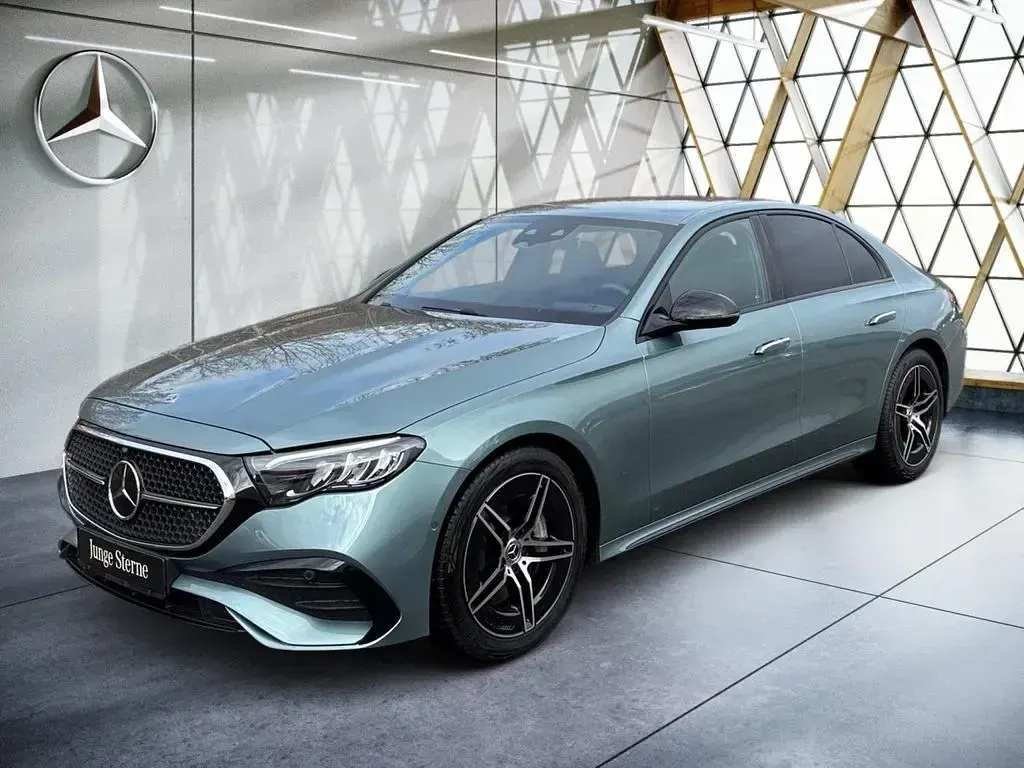 Gebraucht Mercedes E220 AMG 197 PS (144 kW) 2025 Metalliclack verdesilber metal Limousine