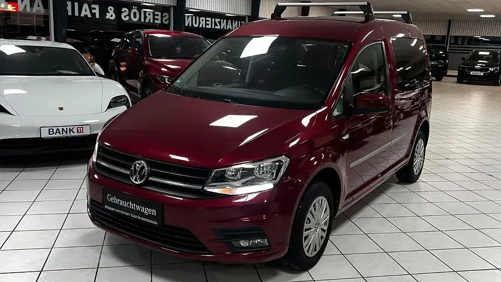 Używany VW Caddy Trendline 75 KM (55 kW) 2019 Czerwony Minivan