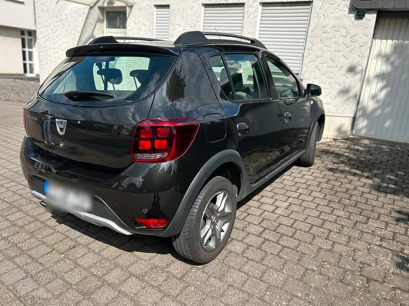 Schwarz Gebraucht 2019 Dacia Sandero Stepway Kleinwagen | 8.499 € (Fairer Preis) - Bild 1/4