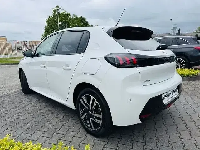 Gebraucht Peugeot 208 Allure 101 PS (74 kW) 2024 Weiss banquise Kleinwagen