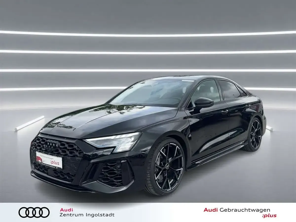 Gebraucht Audi RS3 Ambiente 400 PS (294 kW) 2022 Mythosschwarz metallic Limousine