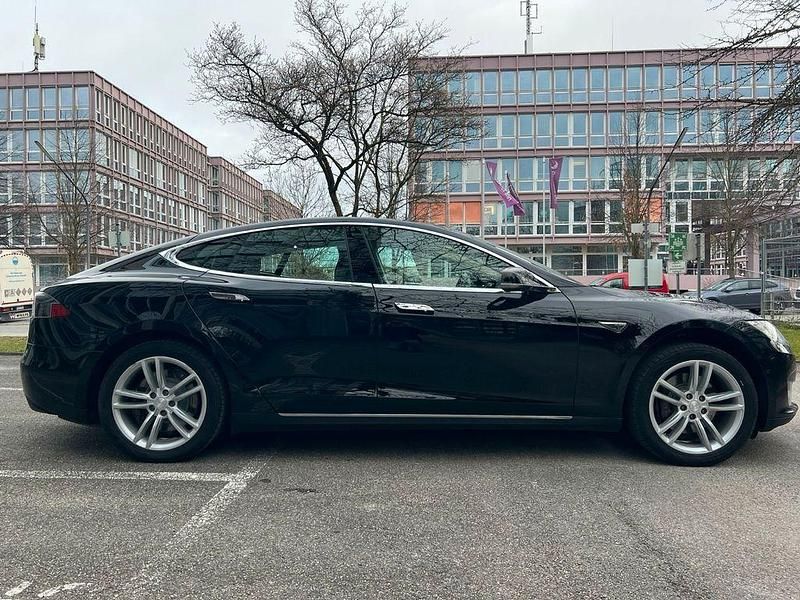 Gebraucht Tesla Model S 311 kW (423 PS) 2015 Schwarz Kleinwagen