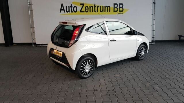 Gebraucht Toyota Aygo 69 PS (50 kW) 2014 Weiß Kleinwagen
