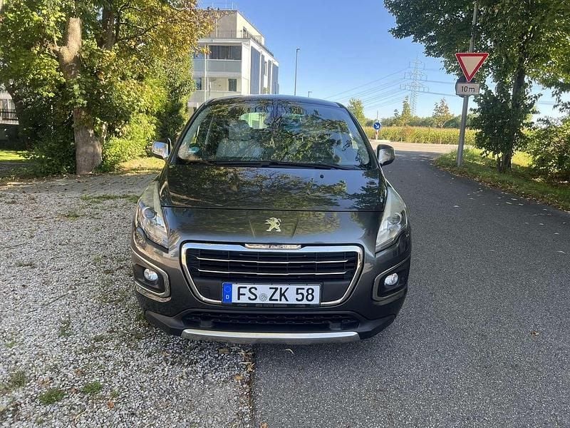 Grau Gebraucht 2015 Peugeot 3008 Allure SUV | 7.990 € (Fairer Preis) - Bild 1/4