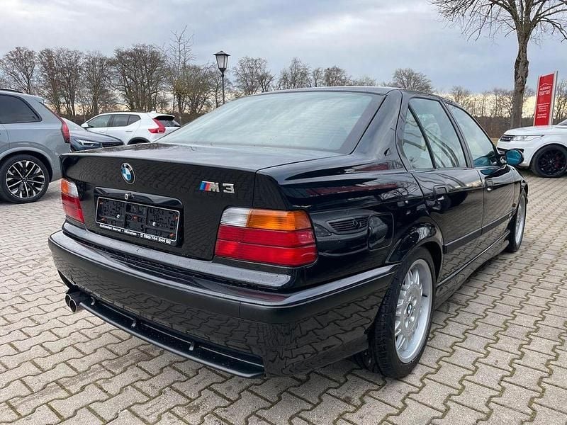 Second-hand BMW M3 Performance 286 CP (210 kW) 1995 Negru Berlinǎ