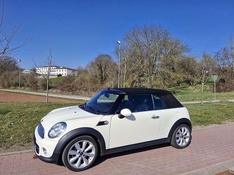 Gebraucht Mini Cooper Cabriolet 122 PS (89 kW) 2015 Weiß Cabrio