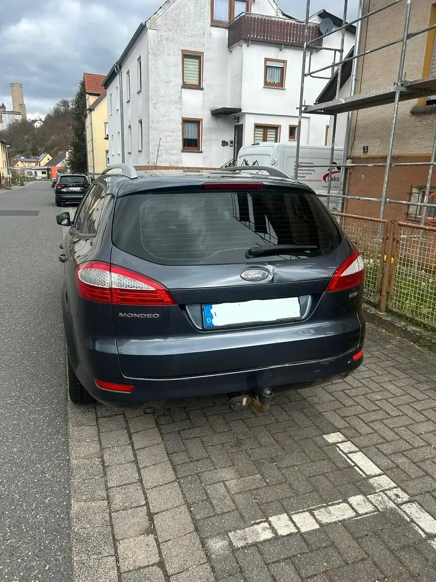 Gebraucht Ford Mondeo 115 PS (84 kW) 2010 Grau Kombi