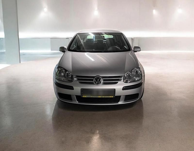 Silber Gebraucht 2004 VW Golf V Kleinwagen | 2.690 € (Fairer Preis) - Bild 1/4