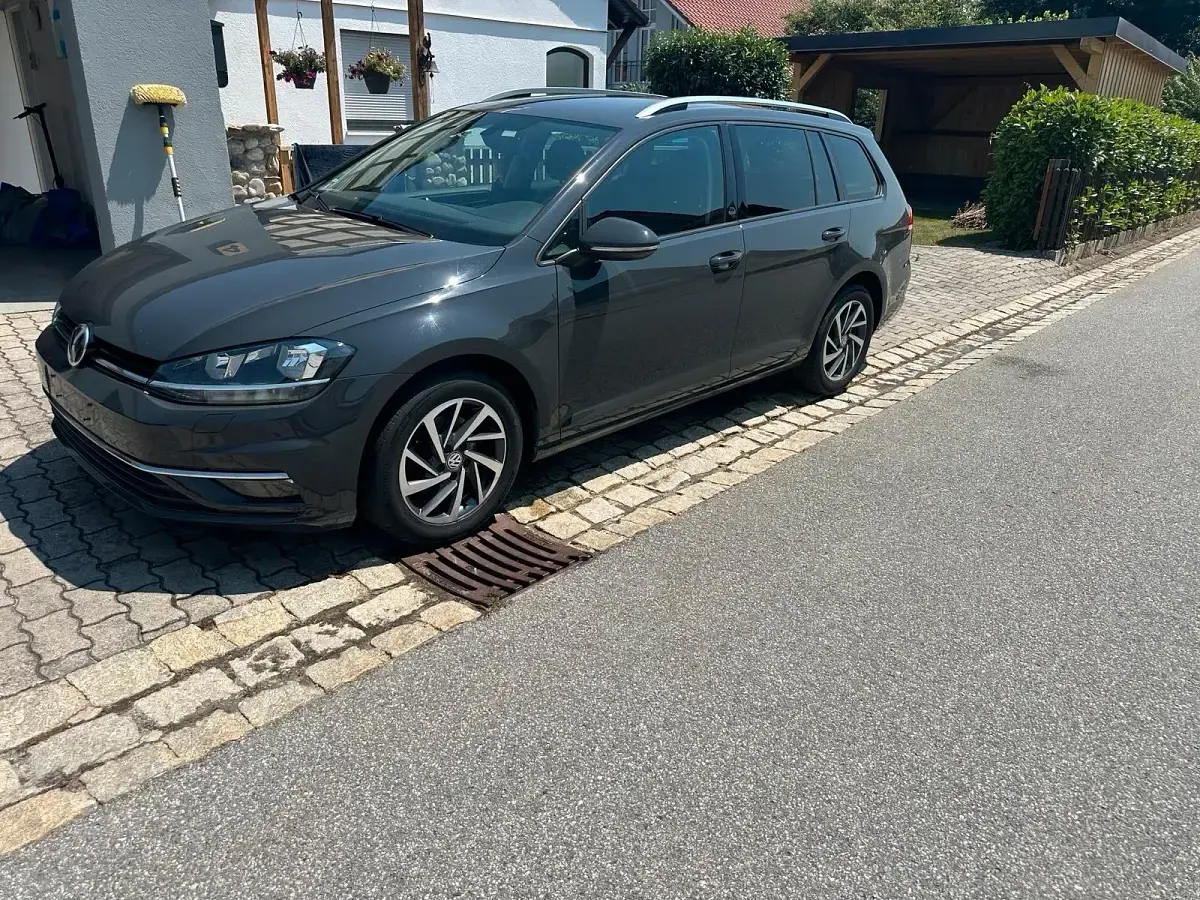 Gebraucht VW Golf VII 115 PS (84 kW) 2018 Grau Kombi