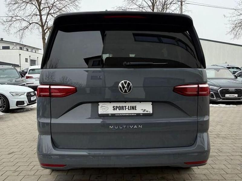 Gebraucht VW Multivan 150 PS (110 kW) 2024 Grau Van