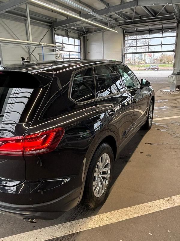 Gebraucht VW Touareg 231 PS (169 kW) 2019 Schwarz SUV