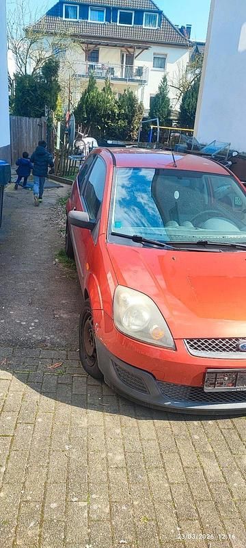 Gebraucht Ford Fiesta 65 PS (47 kW) 2007 Rot Kleinwagen
