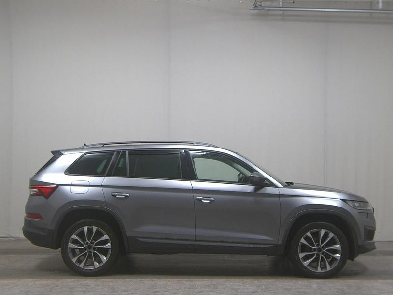 Grau Gebraucht 2022 Skoda Kodiaq Tour SUV | 26.680 € (Guter Preis) - Bild 1/4