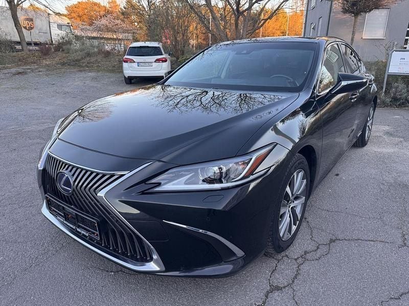 Gebraucht Lexus ES300H 178 PS (130 kW) 2021 Schwarz Limousine
