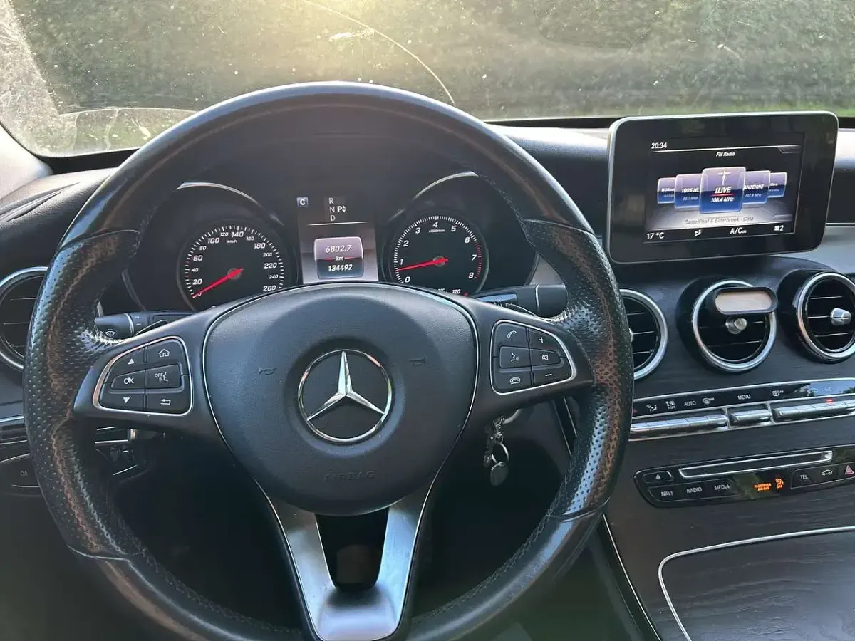 Gebraucht Mercedes C180 Avantgarde 156 PS (114 kW) 2015 Limousine