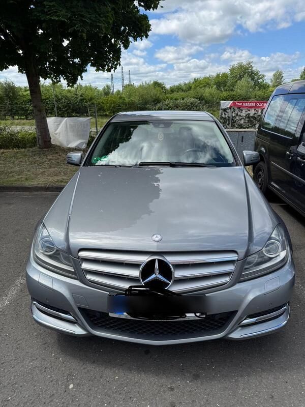 Grau Gebraucht 2011 Mercedes C250 Limousine | 5.800 € (Superpreis) - Bild 1/4