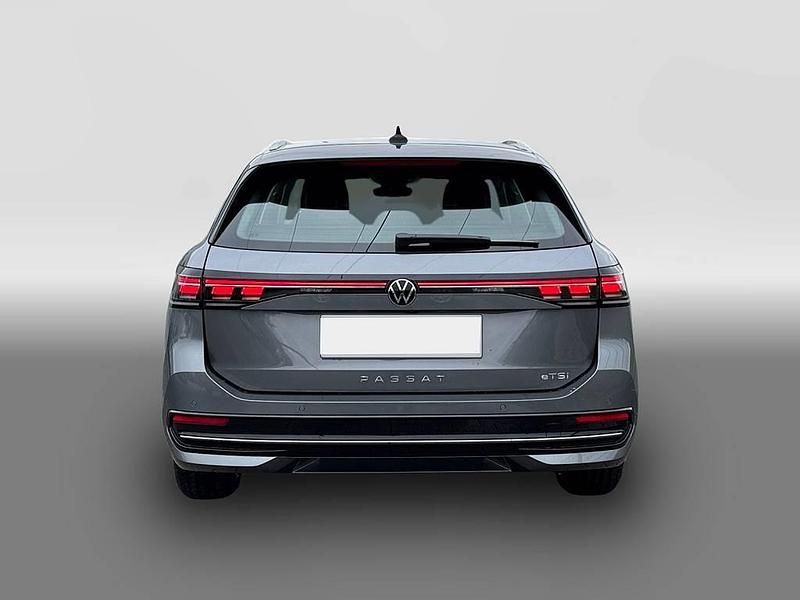Usata VW Passat Elegance 150 CV (110 kW) 2025 Grigio Station wagon