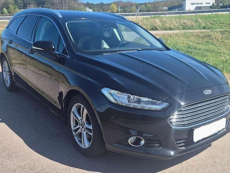 Gebraucht Ford Mondeo Titanium 179 PS (131 kW) 2016 Schwarz Kombi