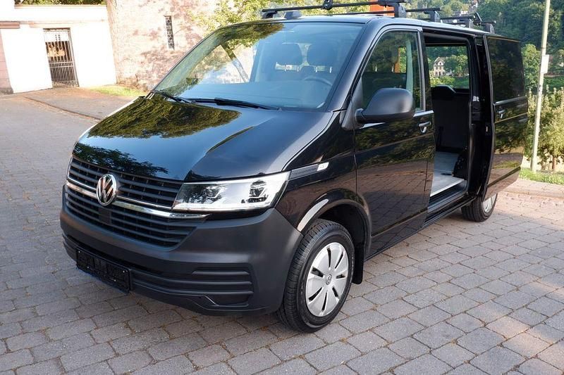 Gebraucht VW Transporter 110 PS (80 kW) 2021 Deep black perleffekt Van