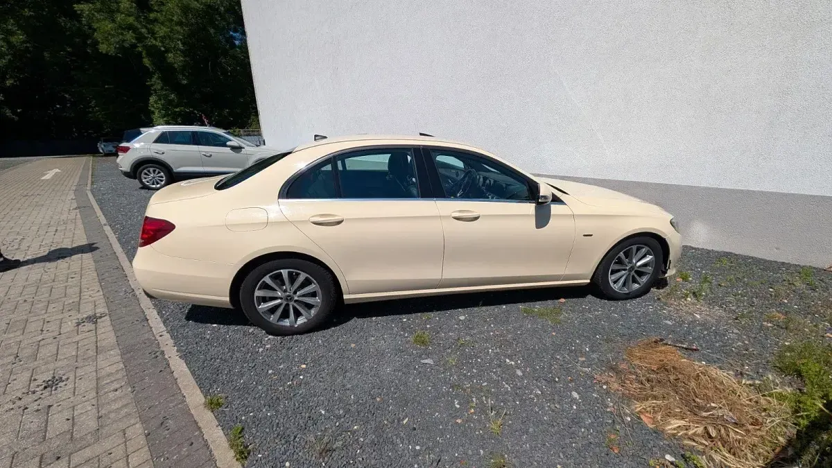 Gebraucht Mercedes E200 150 PS (110 kW) 2018 Beige Limousine