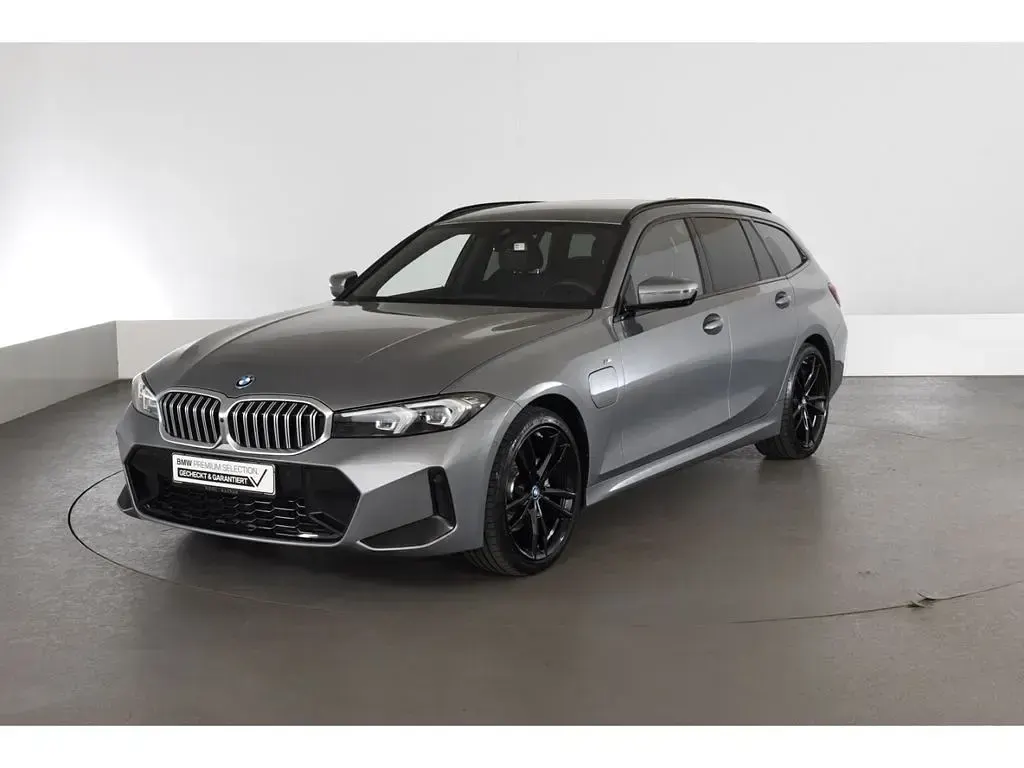 Gebraucht BMW 320e M Sport 204 PS (150 kW) 2023 Grau Kombi