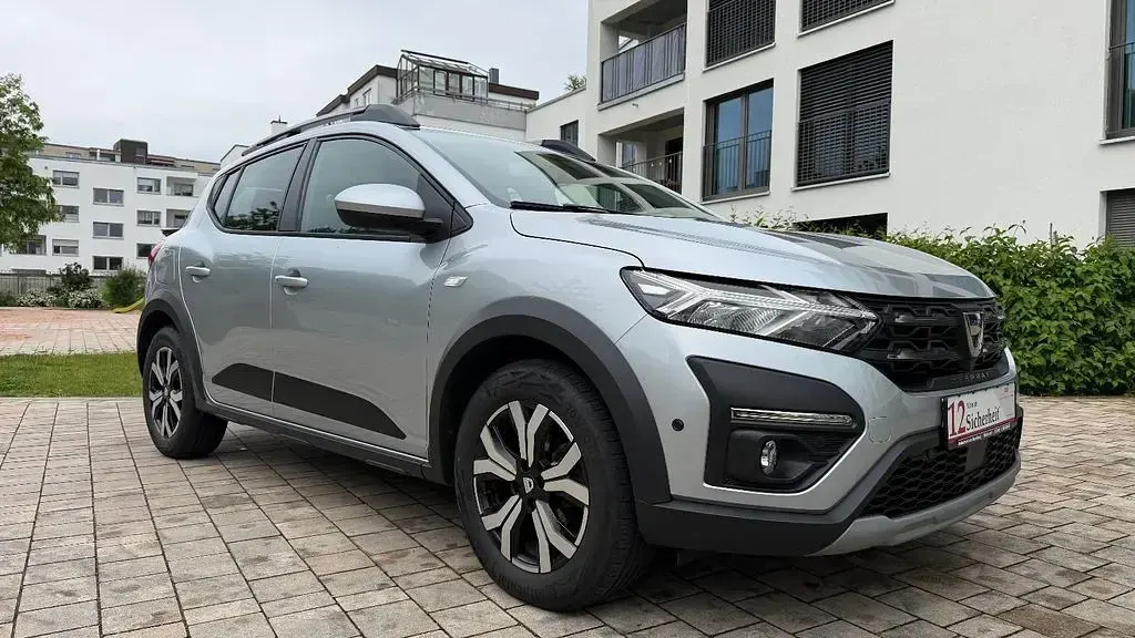 Gebraucht Dacia Sandero Comfort 91 PS (66 kW) 2021 Grau SUV