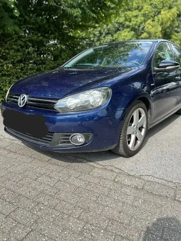 Gebraucht VW Golf VII Match 122 PS (89 kW) 2012 Blau Limousine