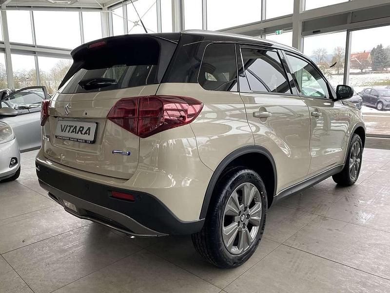 Neu Suzuki Vitara Comfort 110 PS (80 kW) 2026 Savannah ivory/cosmic black SUV