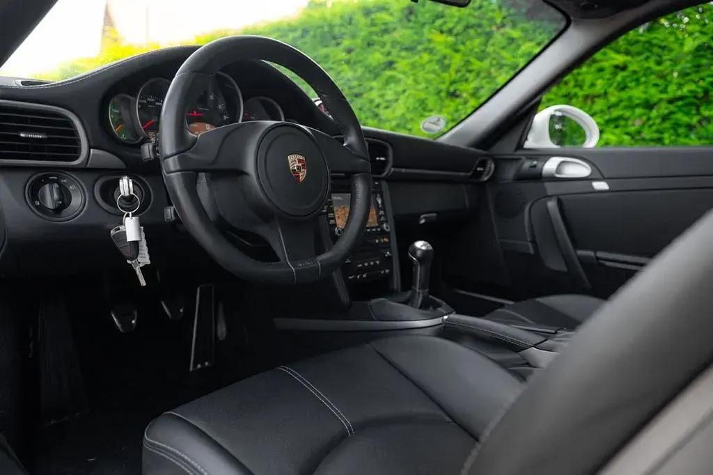 Gebraucht Porsche 911 Carrera 4 345 PS (253 kW) 2011 Carreraweiss Coupé