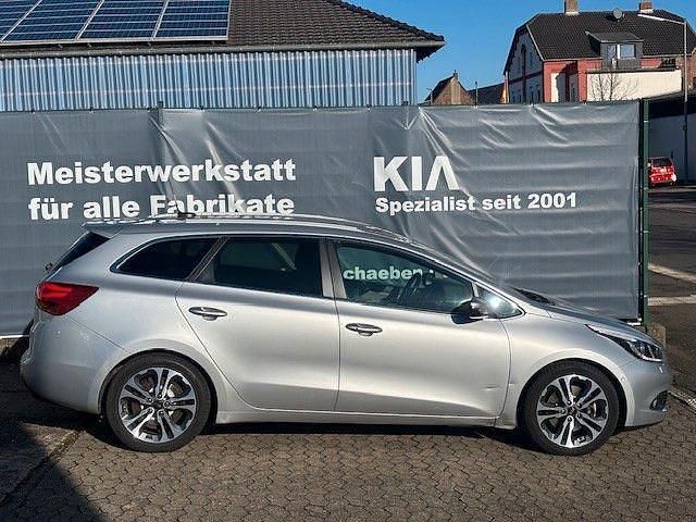 Gebraucht Kia Ceed Sportswagon Spirit 135 PS (99 kW) 2014 Silber Kombi