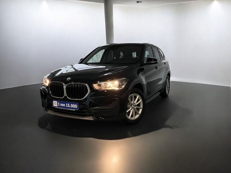 Schwarz Gebraucht 2021 BMW X1 Advantage SUV | 23.750 € (Fairer Preis) - Bild 1/4