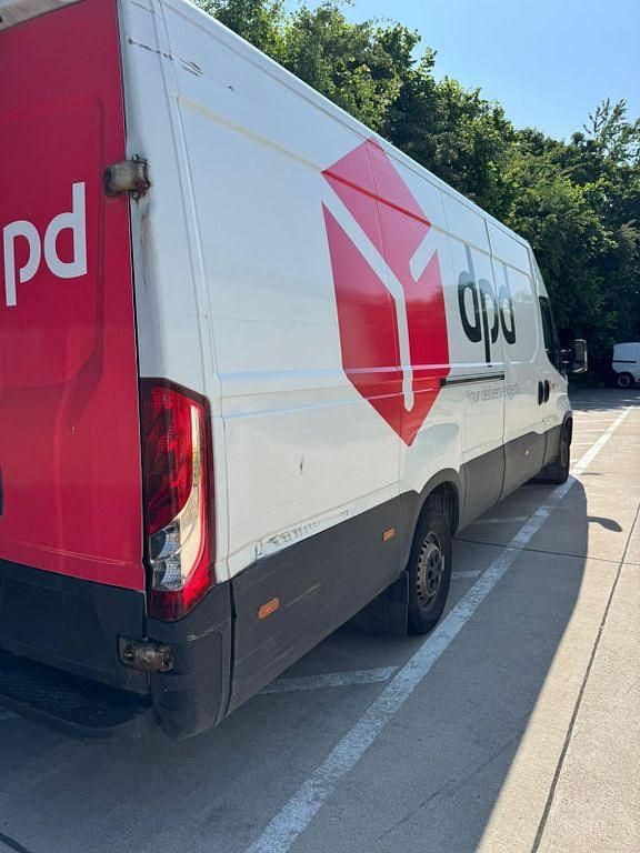 Weiß Gebraucht 2020 Iveco Daily Van | 11.200 € - Bild 1/4