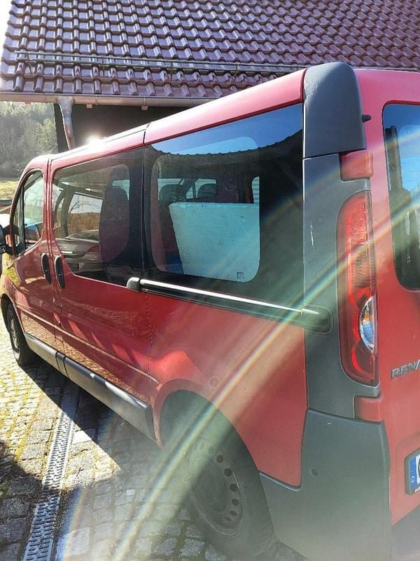 Gebraucht Renault Trafic 145 PS (106 kW) 2008 Rot Van / Kleinbus