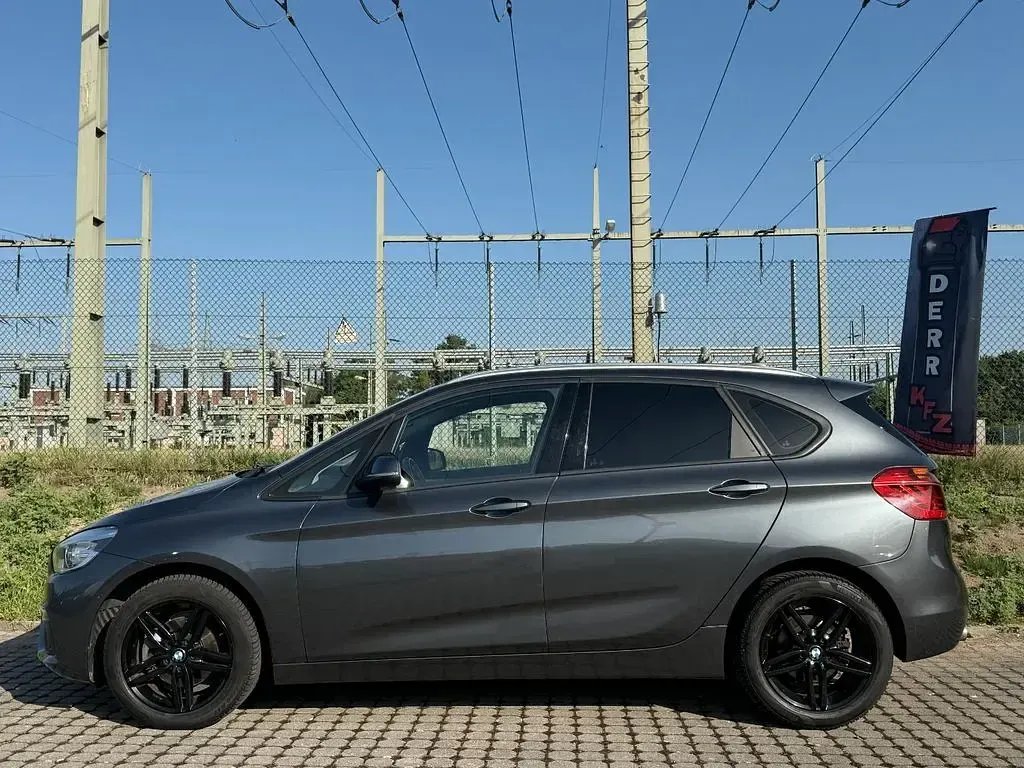 Gebraucht BMW 218 Active Tourer Basis 150 PS (110 kW) 2014 Grau Van / Kleinbus