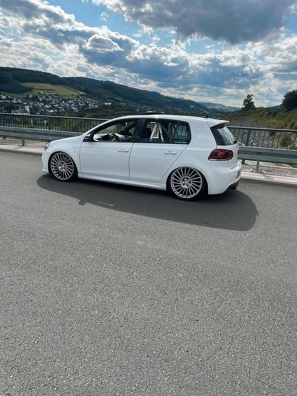 Weiß Gebraucht 2012 VW Golf VI R Kleinwagen | 23.400 € - Bild 1/4