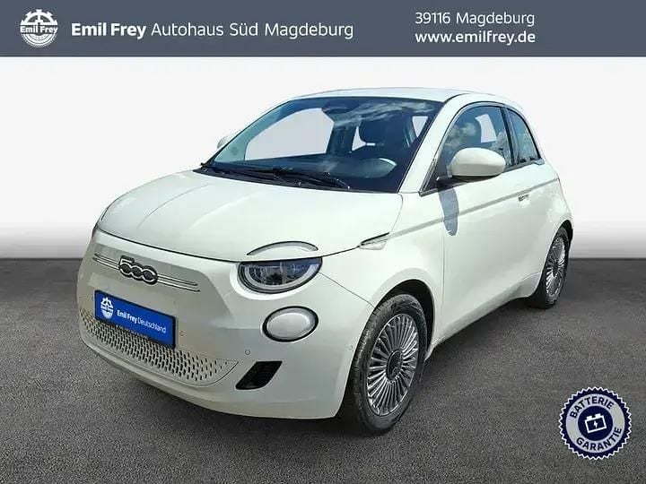 Arktis weiß Gebraucht 2025 Fiat 500e La Prima Kleinwagen | 34.490 € - Bild 1/3