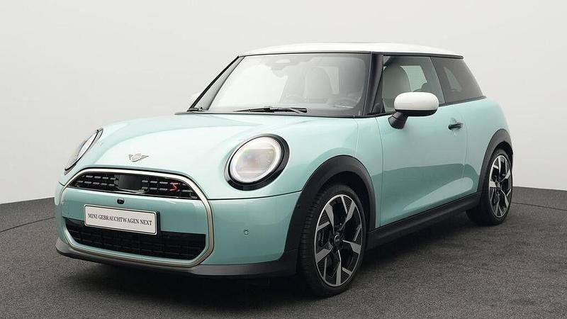 Gebraucht Mini Cooper S Favoured 204 PS (150 kW) 2025 Ocean wave green Kleinwagen