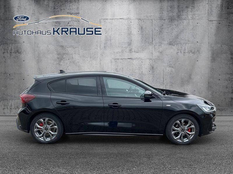 Neu Ford Focus ST-Line 125 PS (91 kW) 2026 Schwarz Limousine